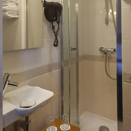 Отель La Folie Des Pres - Saint-germain-des-pres 3*